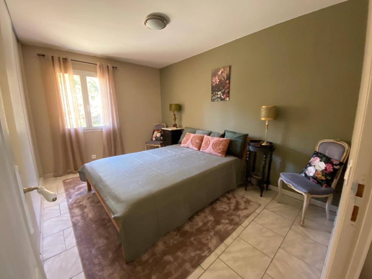 L'Eveil En Provence Bed & Breakfast Entrecasteaux Exterior photo