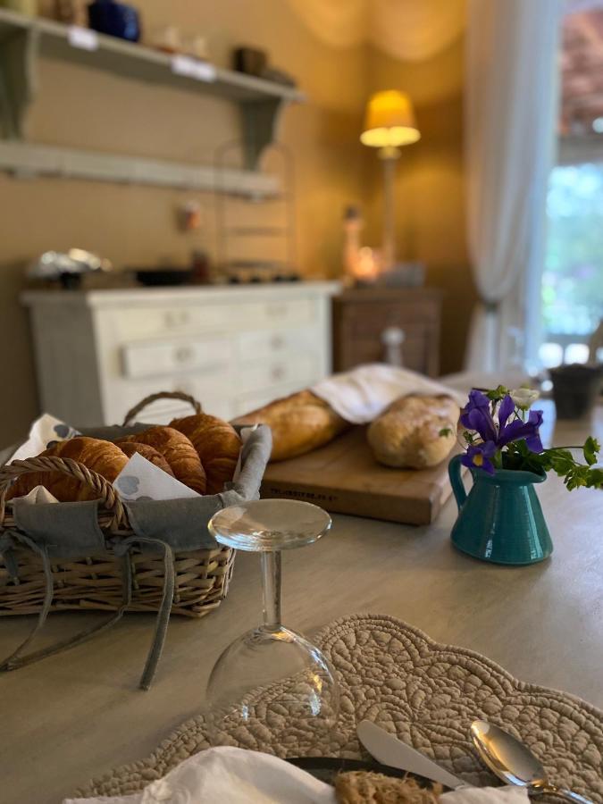L'Eveil En Provence Bed & Breakfast Entrecasteaux Exterior photo