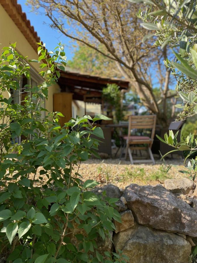 L'Eveil En Provence Bed & Breakfast Entrecasteaux Exterior photo