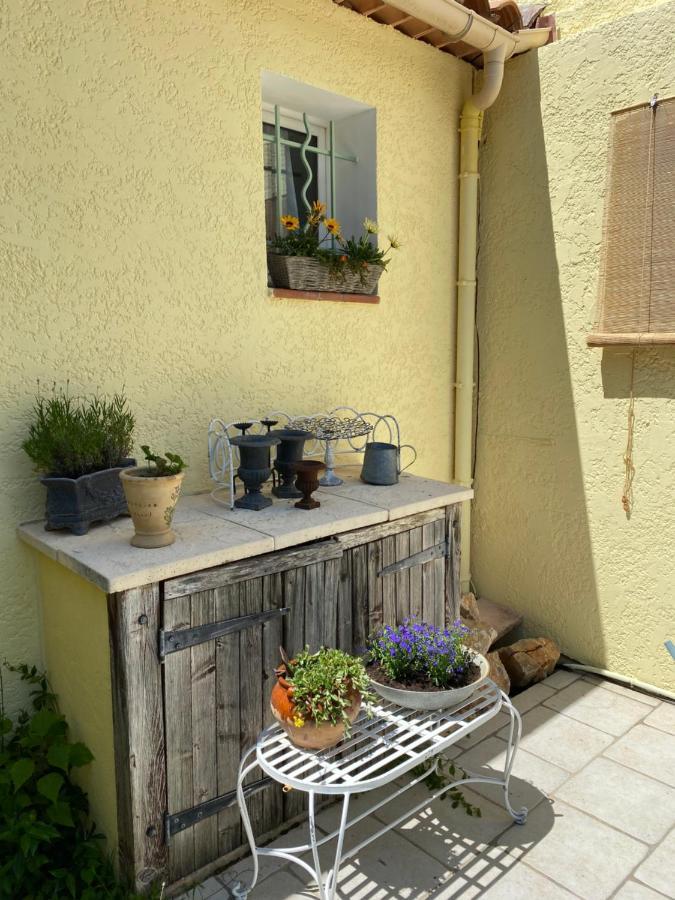 L'Eveil En Provence Bed & Breakfast Entrecasteaux Exterior photo