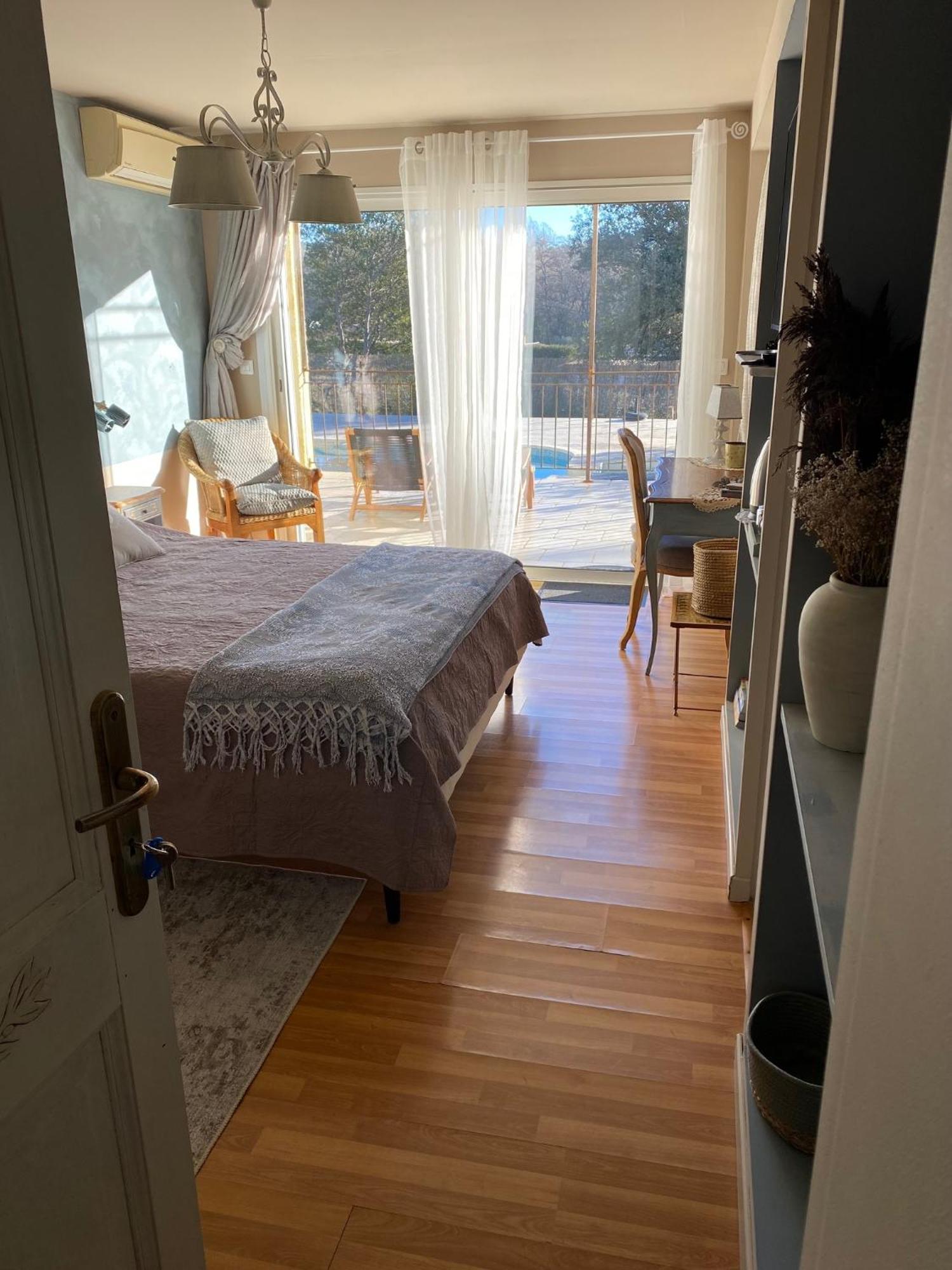 L'Eveil En Provence Bed & Breakfast Entrecasteaux Exterior photo