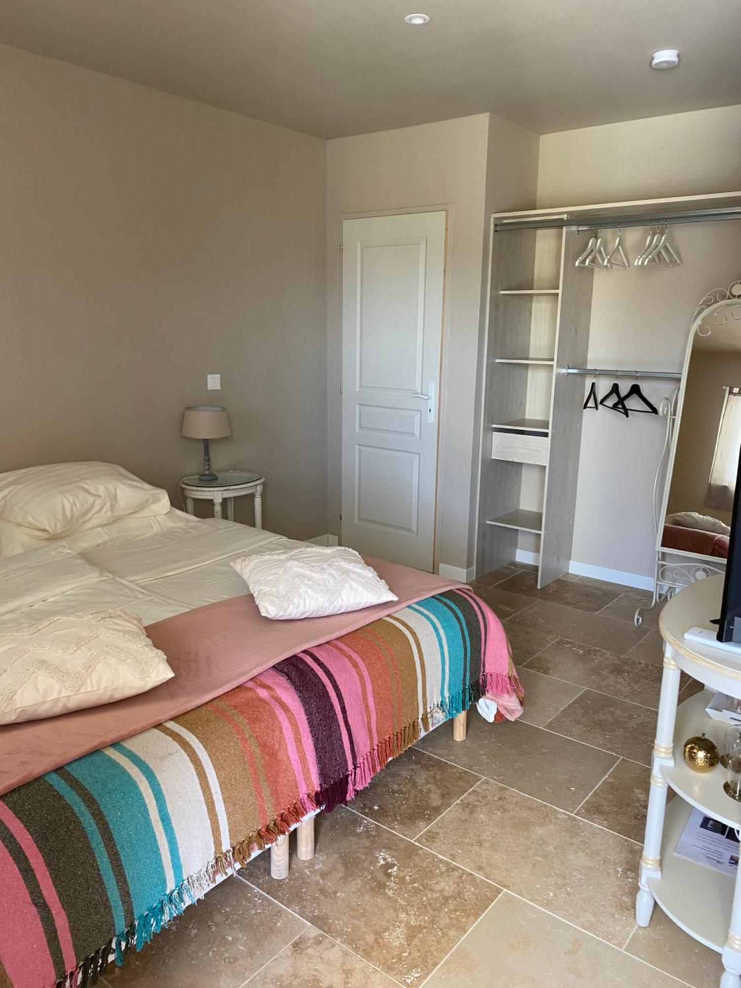 L'Eveil En Provence Bed & Breakfast Entrecasteaux Exterior photo