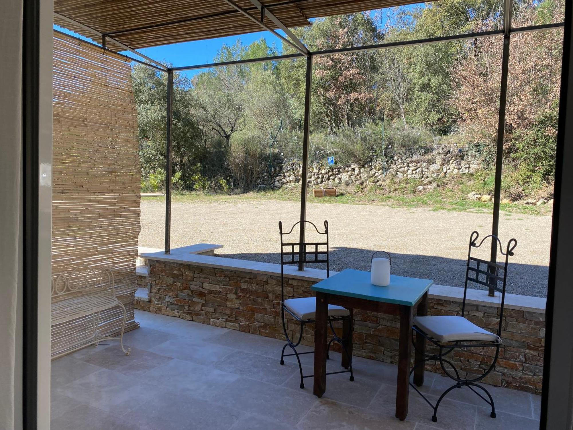 L'Eveil En Provence Bed & Breakfast Entrecasteaux Exterior photo