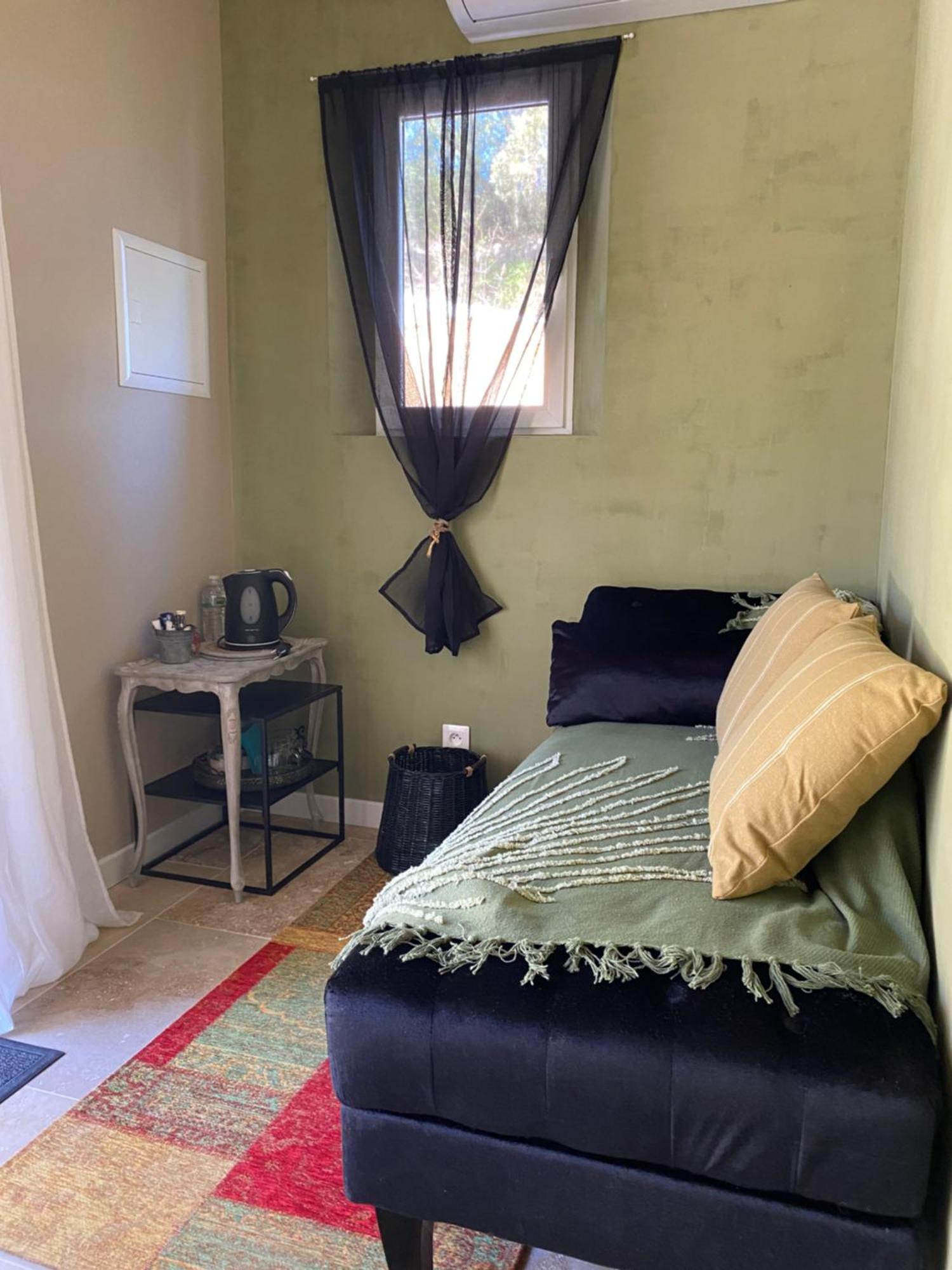 L'Eveil En Provence Bed & Breakfast Entrecasteaux Exterior photo