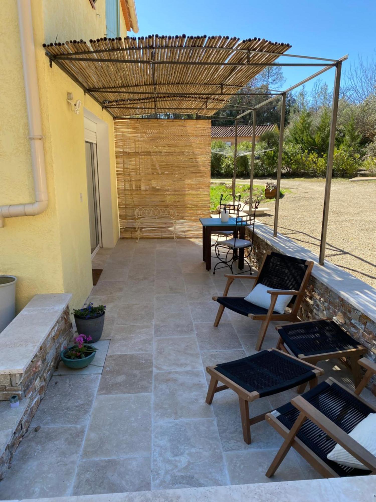 L'Eveil En Provence Bed & Breakfast Entrecasteaux Exterior photo
