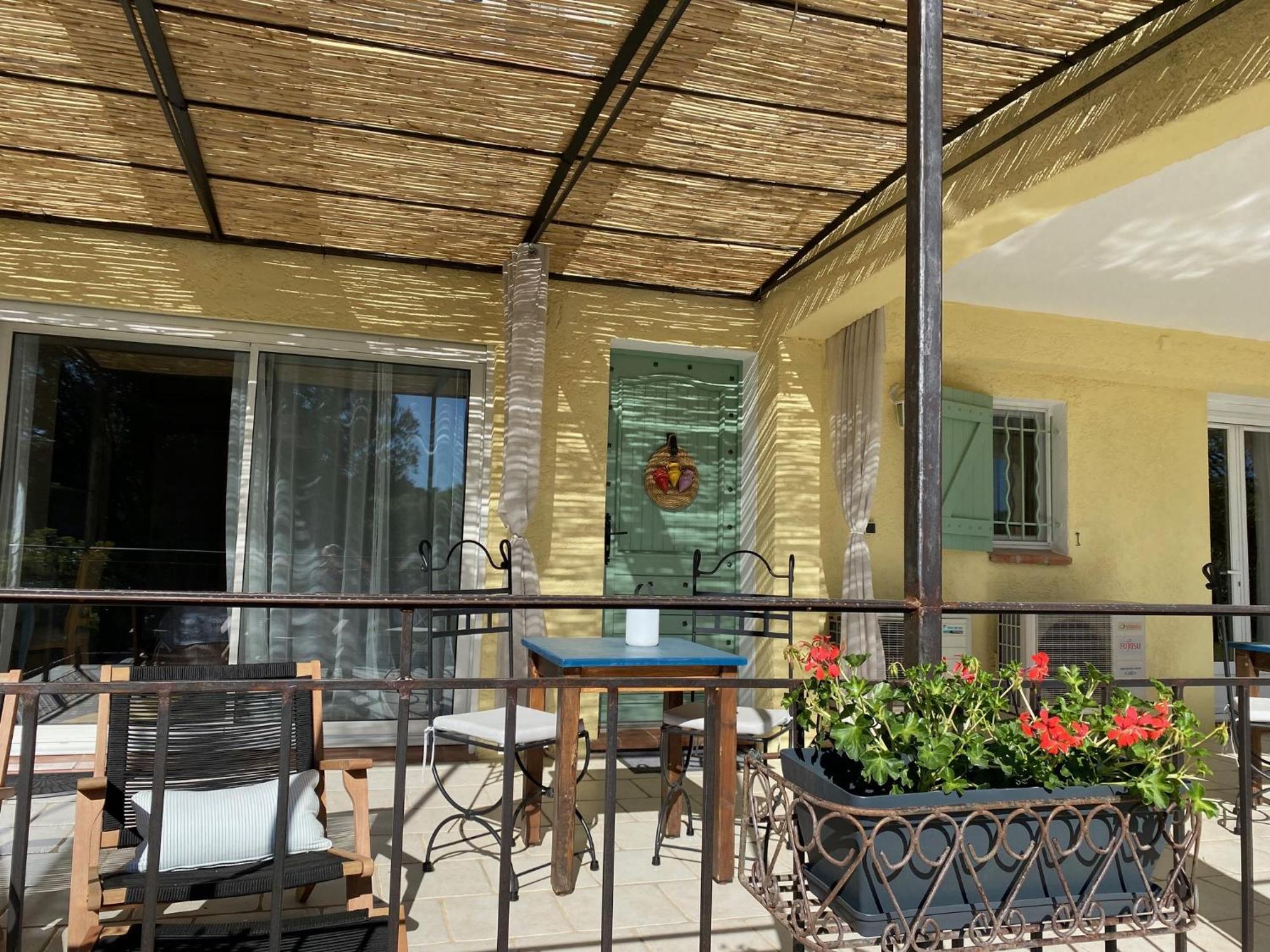 L'Eveil En Provence Bed & Breakfast Entrecasteaux Room photo