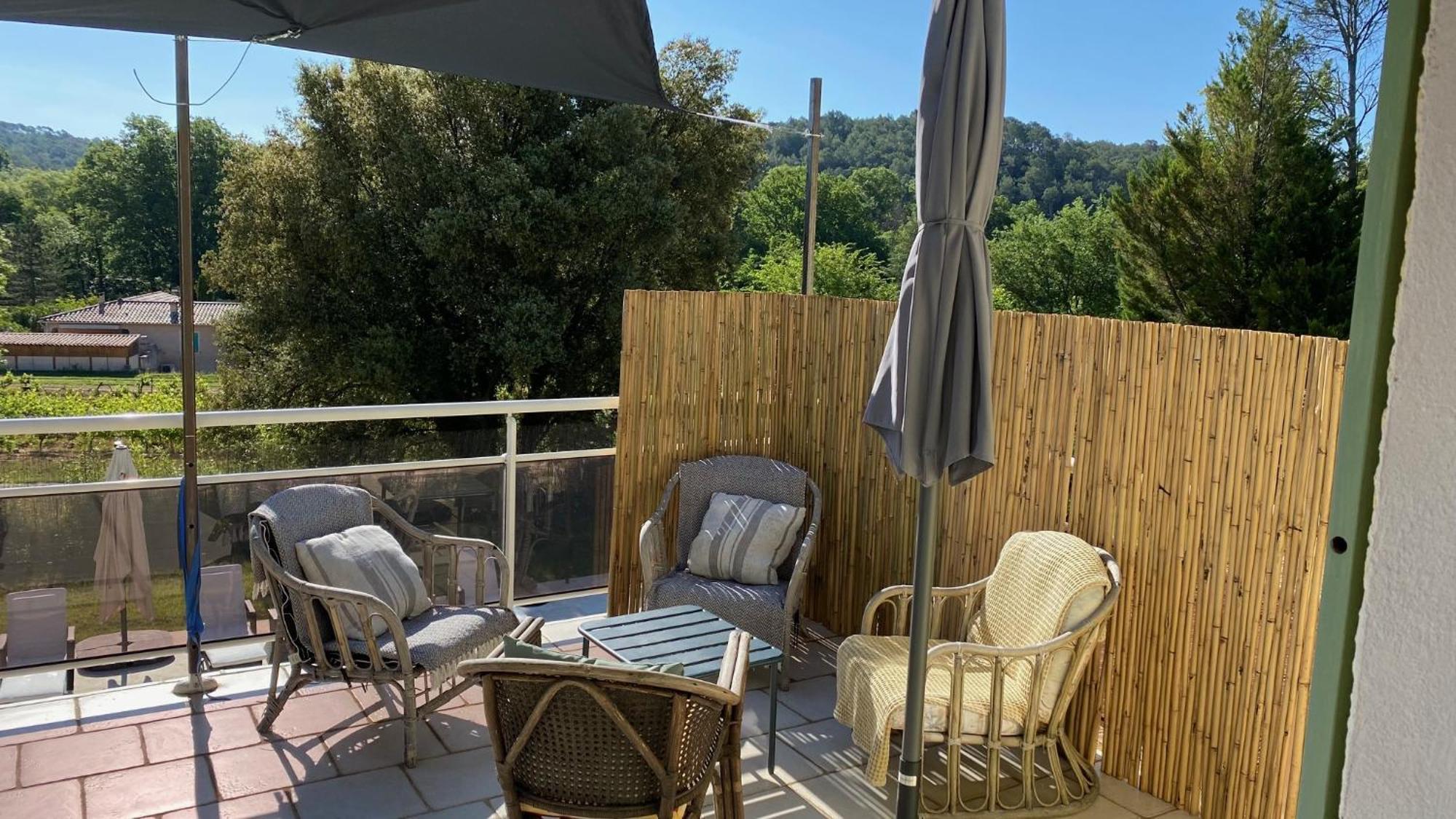 L'Eveil En Provence Bed & Breakfast Entrecasteaux Exterior photo